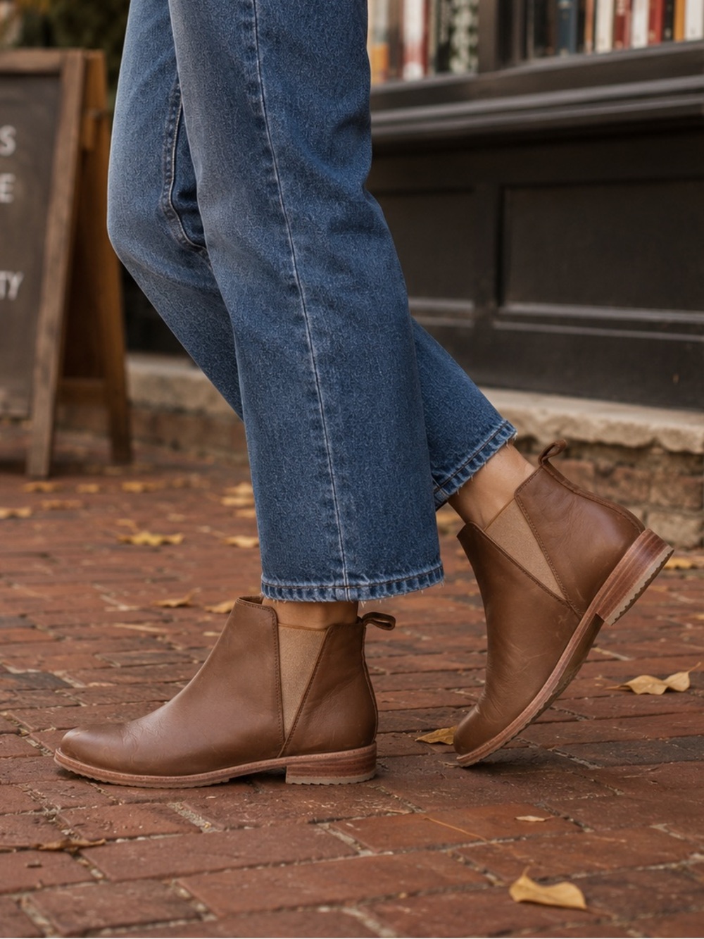 Nisolo Eva Everyday Chelsea Brown Leather Ankle Booties - Size 7.5